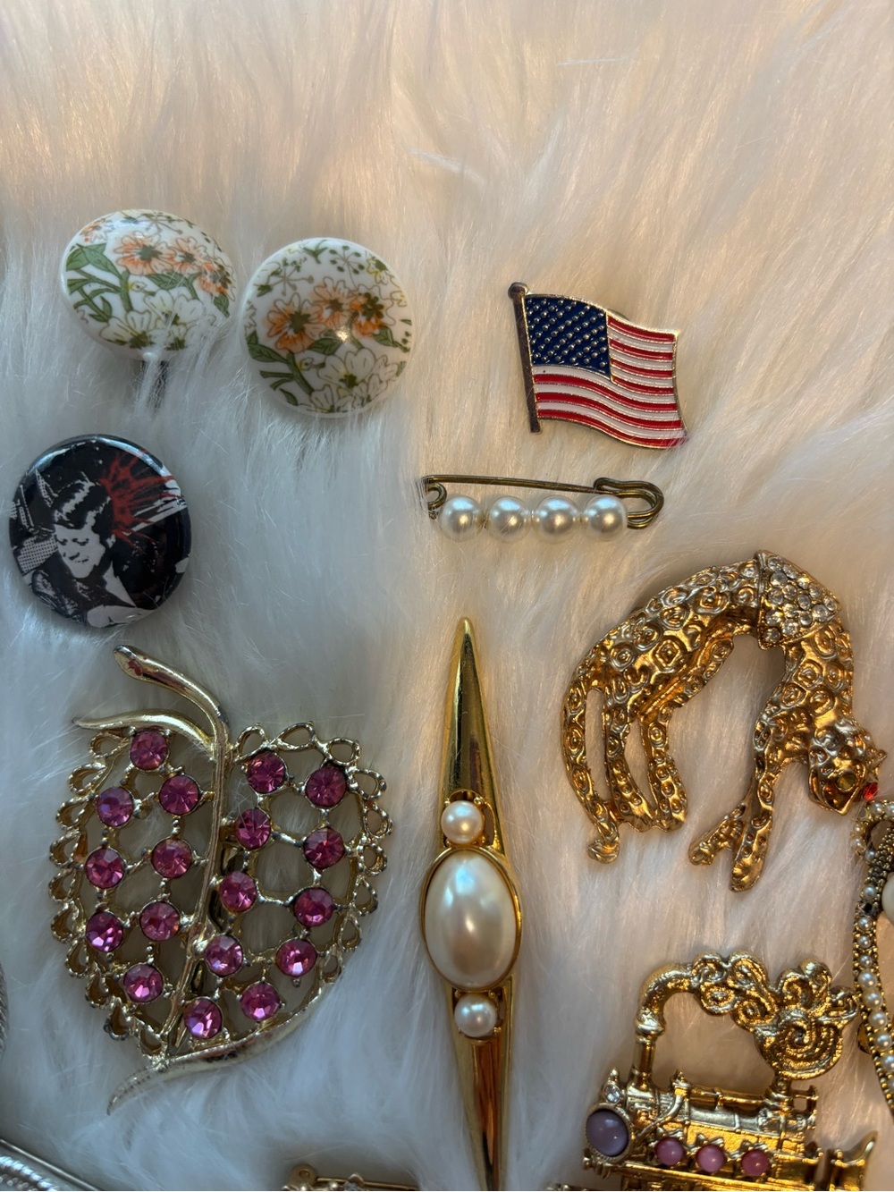 Vintage Mixed Gold and Silver Tone Brooch-pin-pendant-earrings and button - Picture 9 of 11